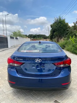 Hyundai Elantra Limited Sedan FWD (1.8L 4cyl 6A) 2016 Blue