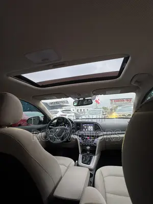 Hyundai Elantra SEL 2018 Gold