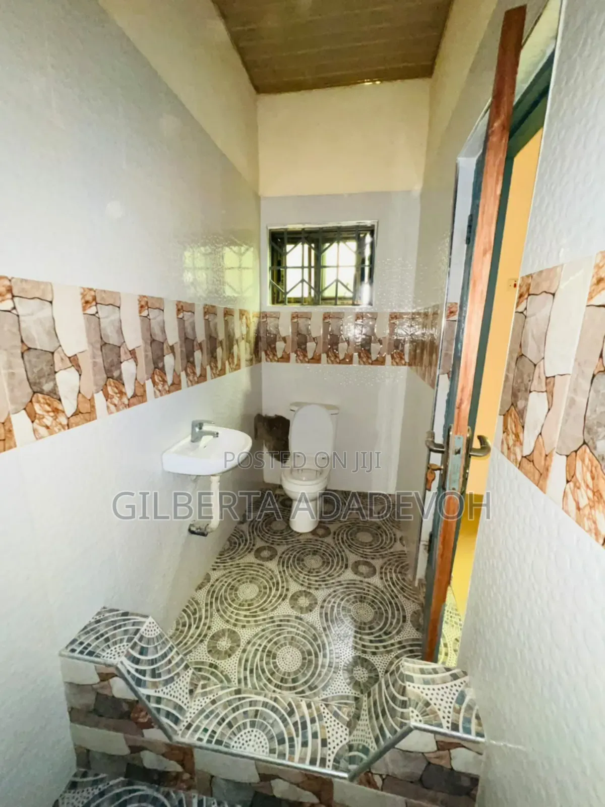 1bdrm Apartment in Danfa for rent