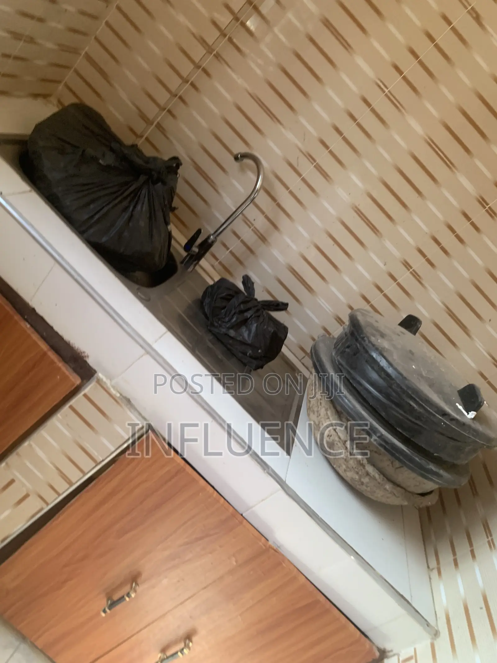 1bdrm Apartment in Lakeside, East Legon for rent