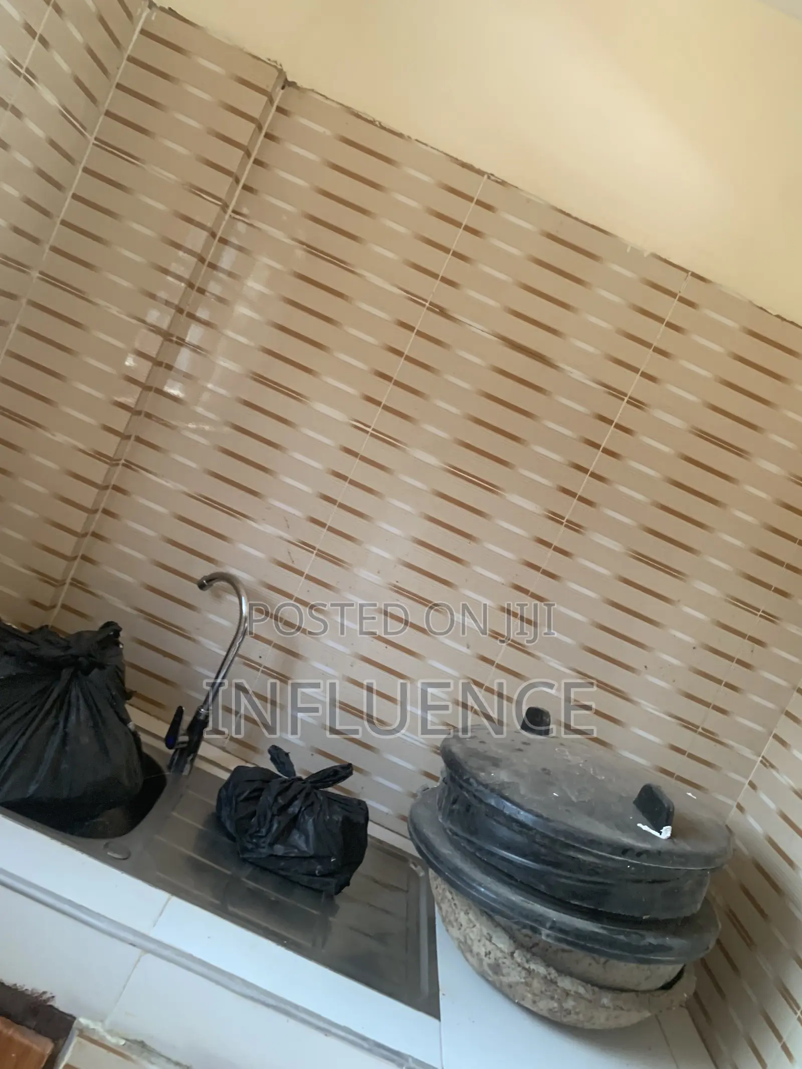 1bdrm Apartment in Lakeside, East Legon for rent