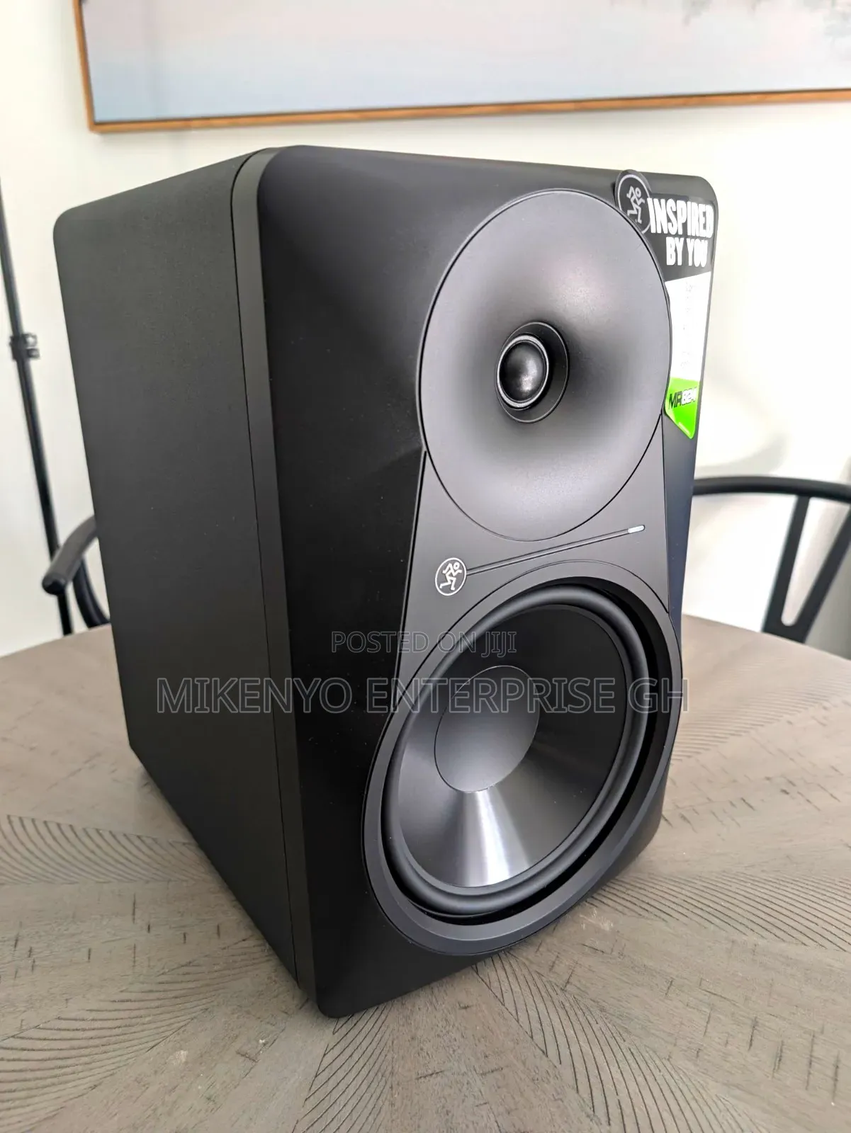 Mackie MR824 8" Powered Studio Monitor 85W RMS Wired TRS/XLR/RCA Black