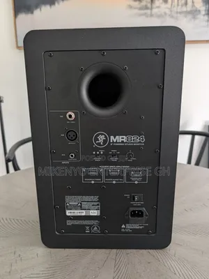 Mackie MR824 8" Powered Studio Monitor 85W RMS Wired TRS/XLR/RCA Black