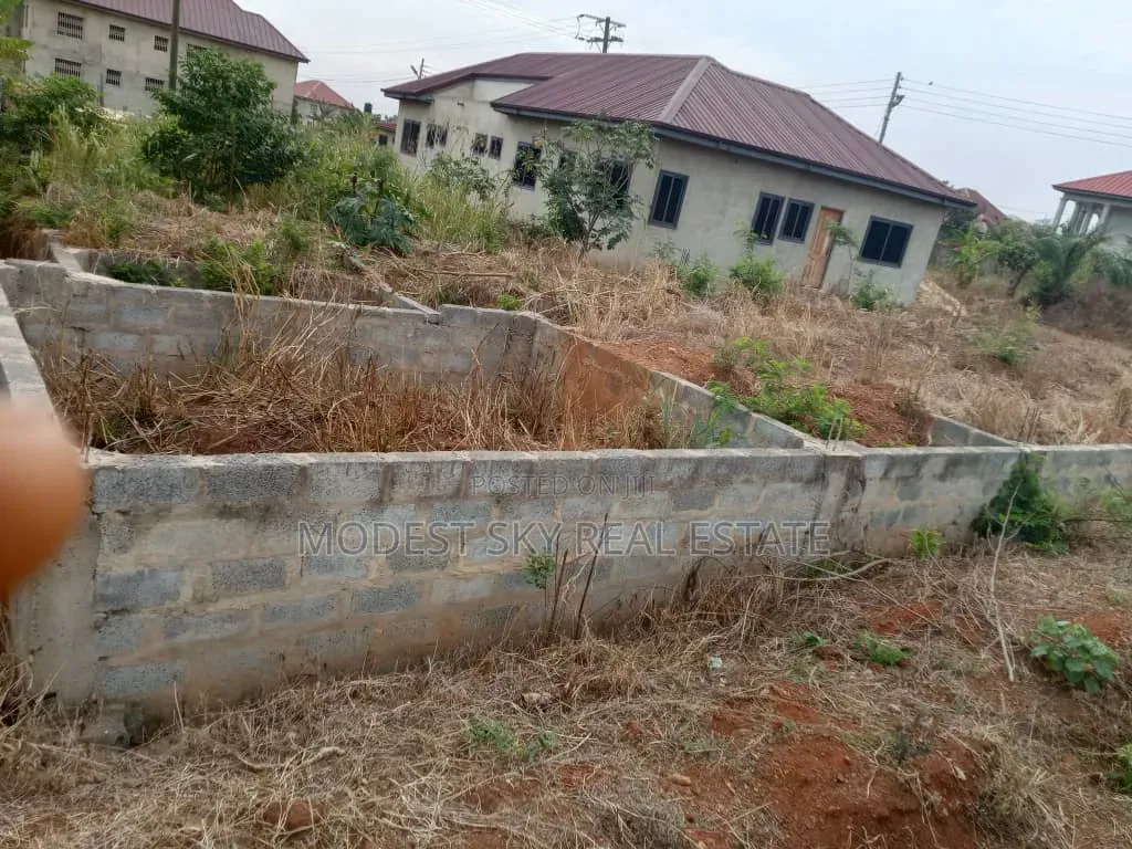 Half Plot With a 4bedroom Footing at Bawaleshie Close to the Main Road