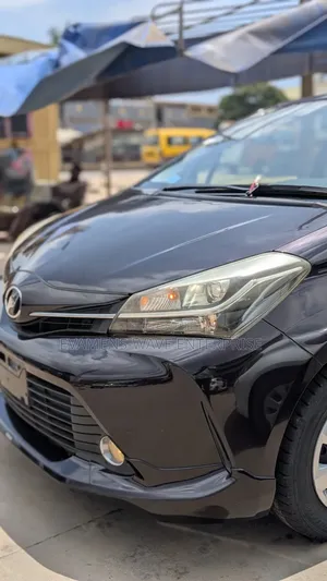 Toyota Vitz 1.3 AWD 5dr 2015 Purple