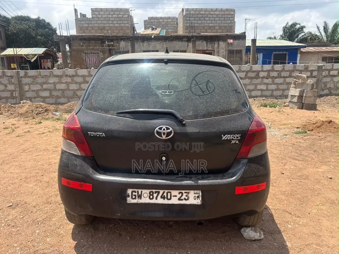 Toyota Yaris 2010 Black