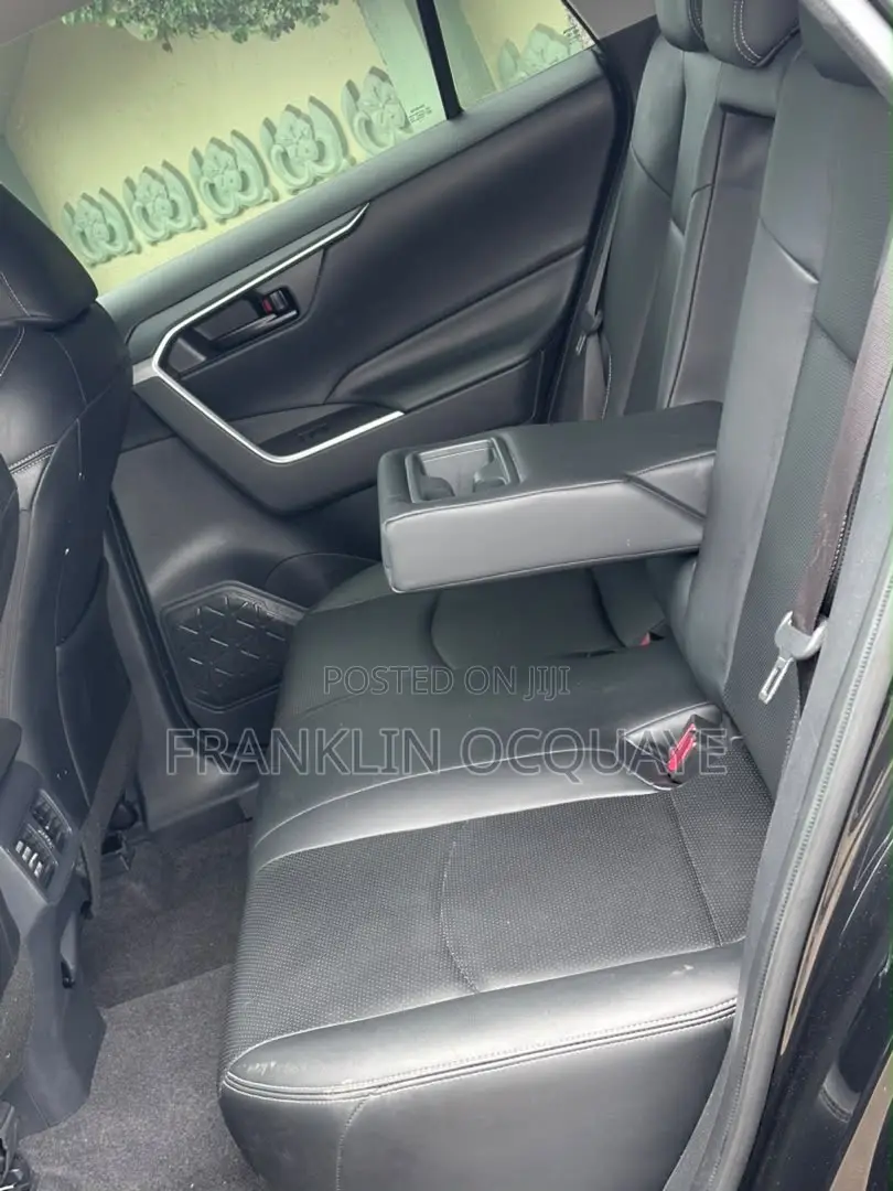 Toyota RAV4 2021 Gray