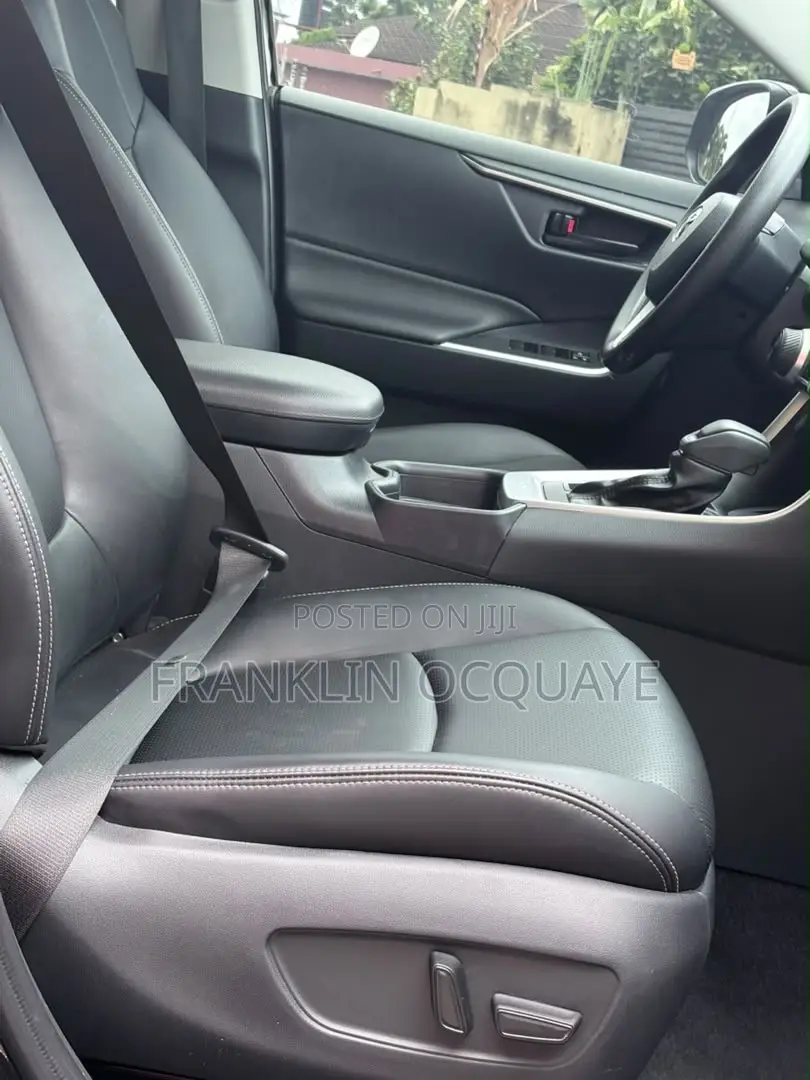 Toyota RAV4 2021 Gray