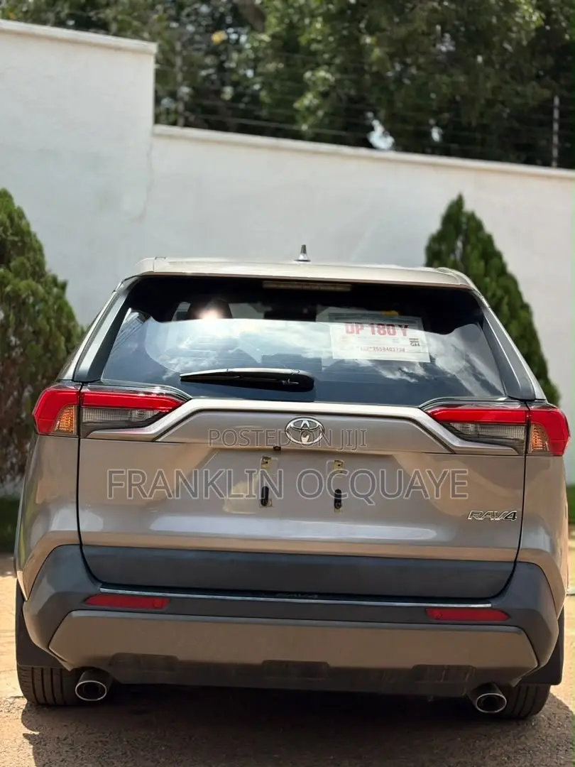 Toyota RAV4 2021 Gray