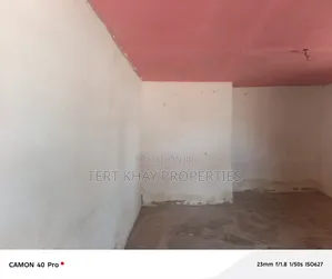 Mini Flat in Blue Blue, Cold Store for rent