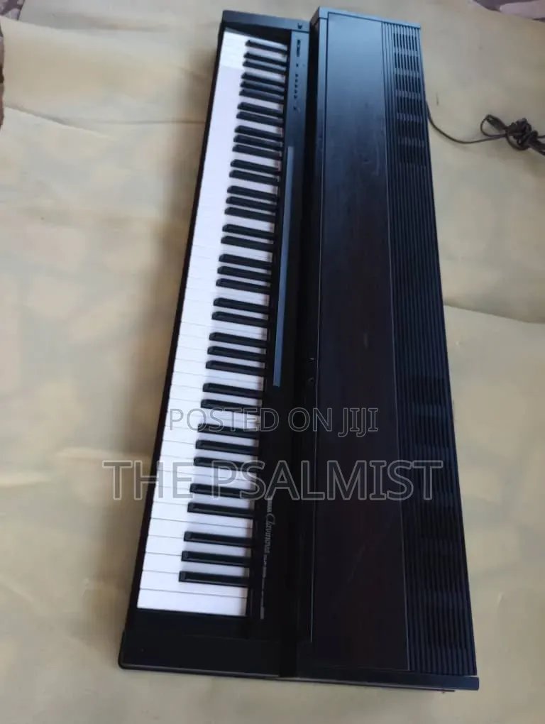Yamaha Clavinova CLP- 300 Digital Piano