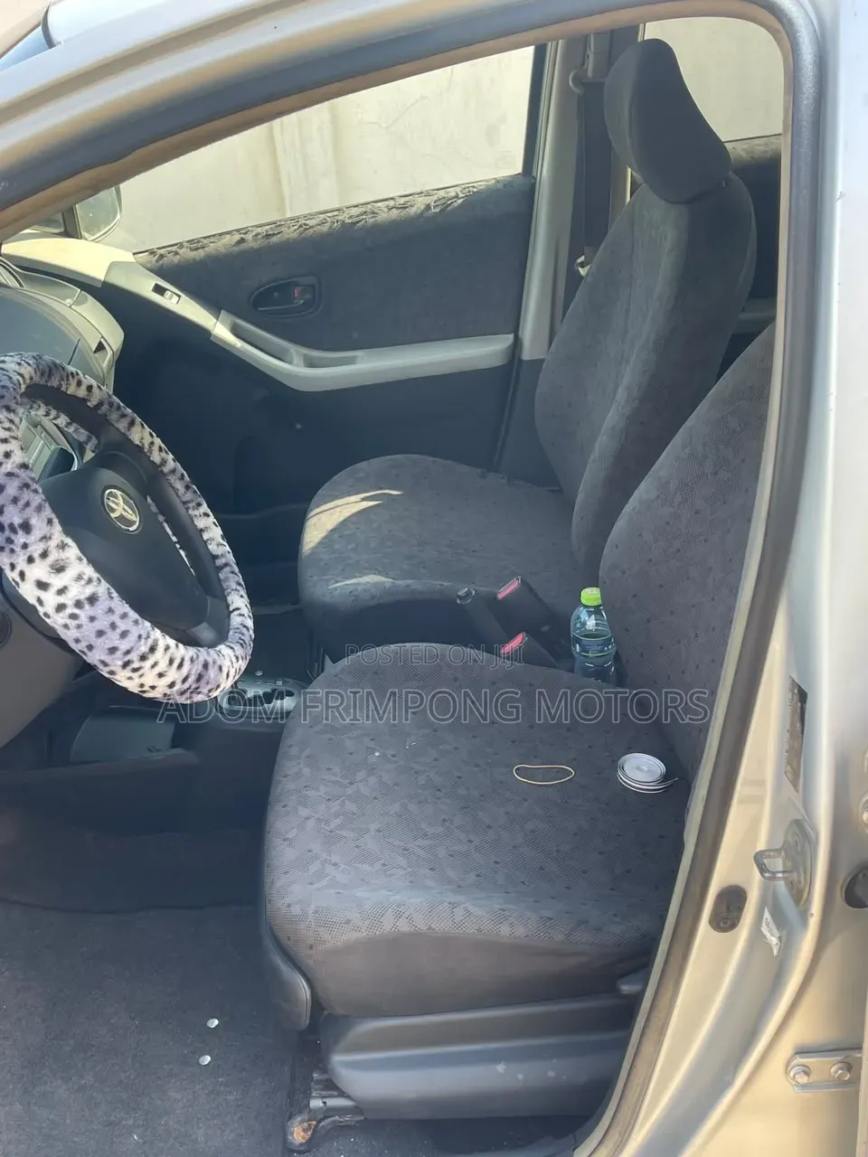 Toyota Vitz 2010 Silver