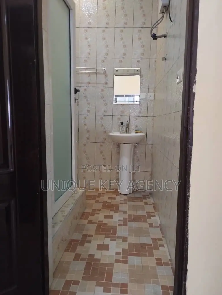 2bdrm Apartment in Unique Key Agency, Tesano for rent