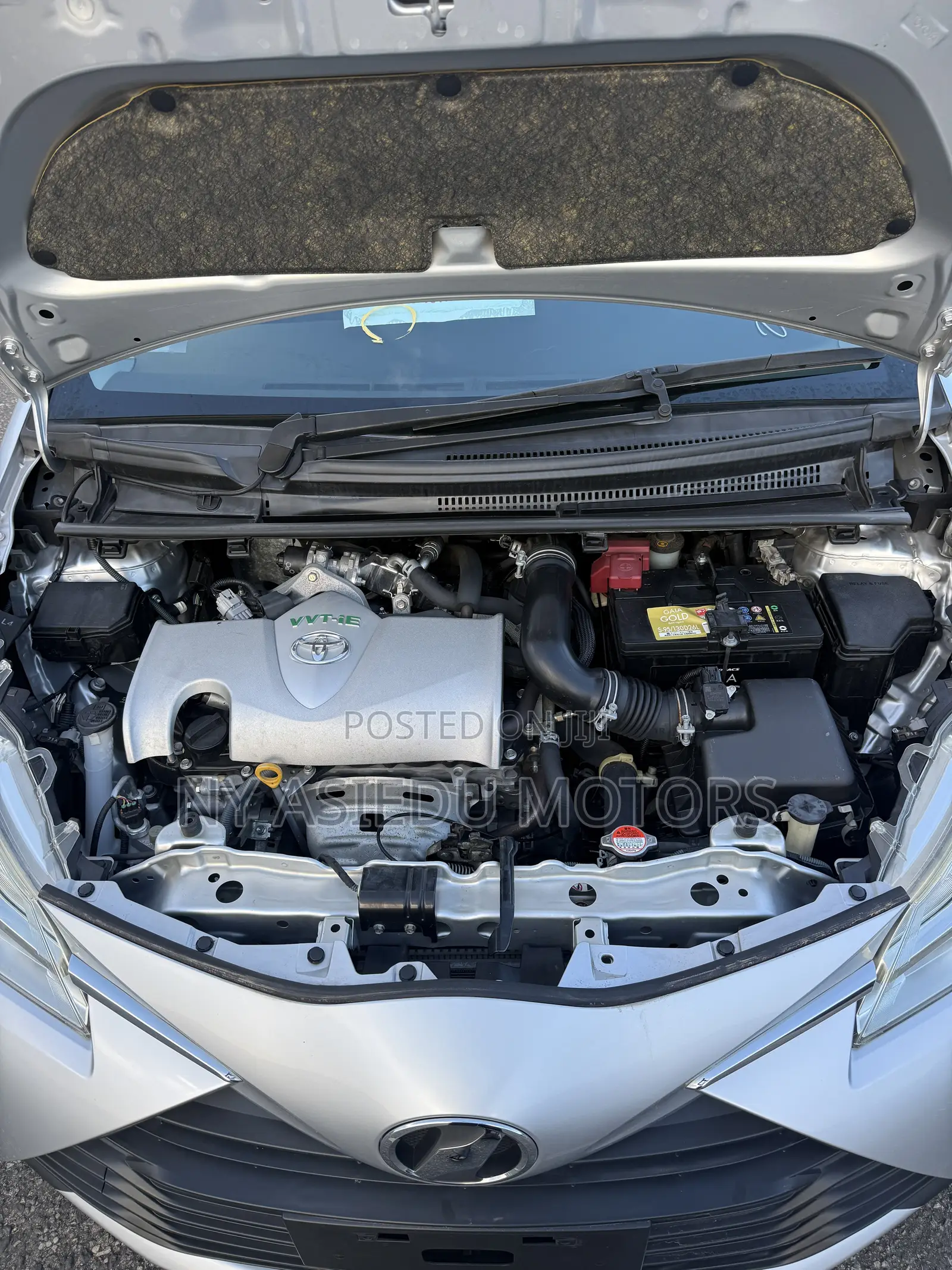 Toyota Vitz 1.3 FWD 5dr 2017 Silver