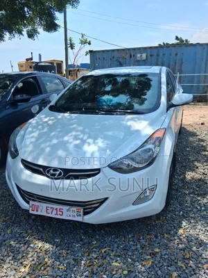 Hyundai Elantra 2012 White