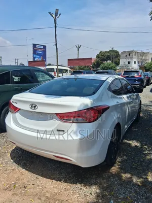 Hyundai Elantra 2012 White