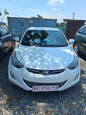Hyundai Elantra 2012 White