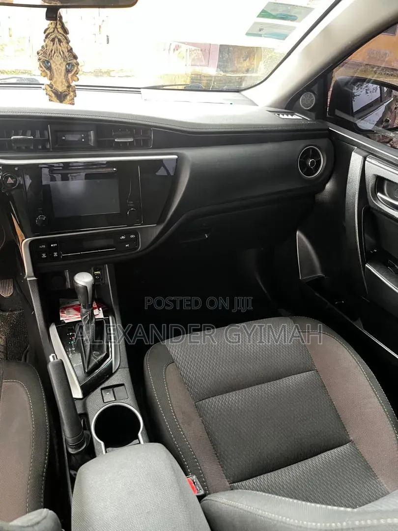 Toyota Corolla LE ECO 4dr Sedan (1.8L 4cyl CVT) 2017 Gray