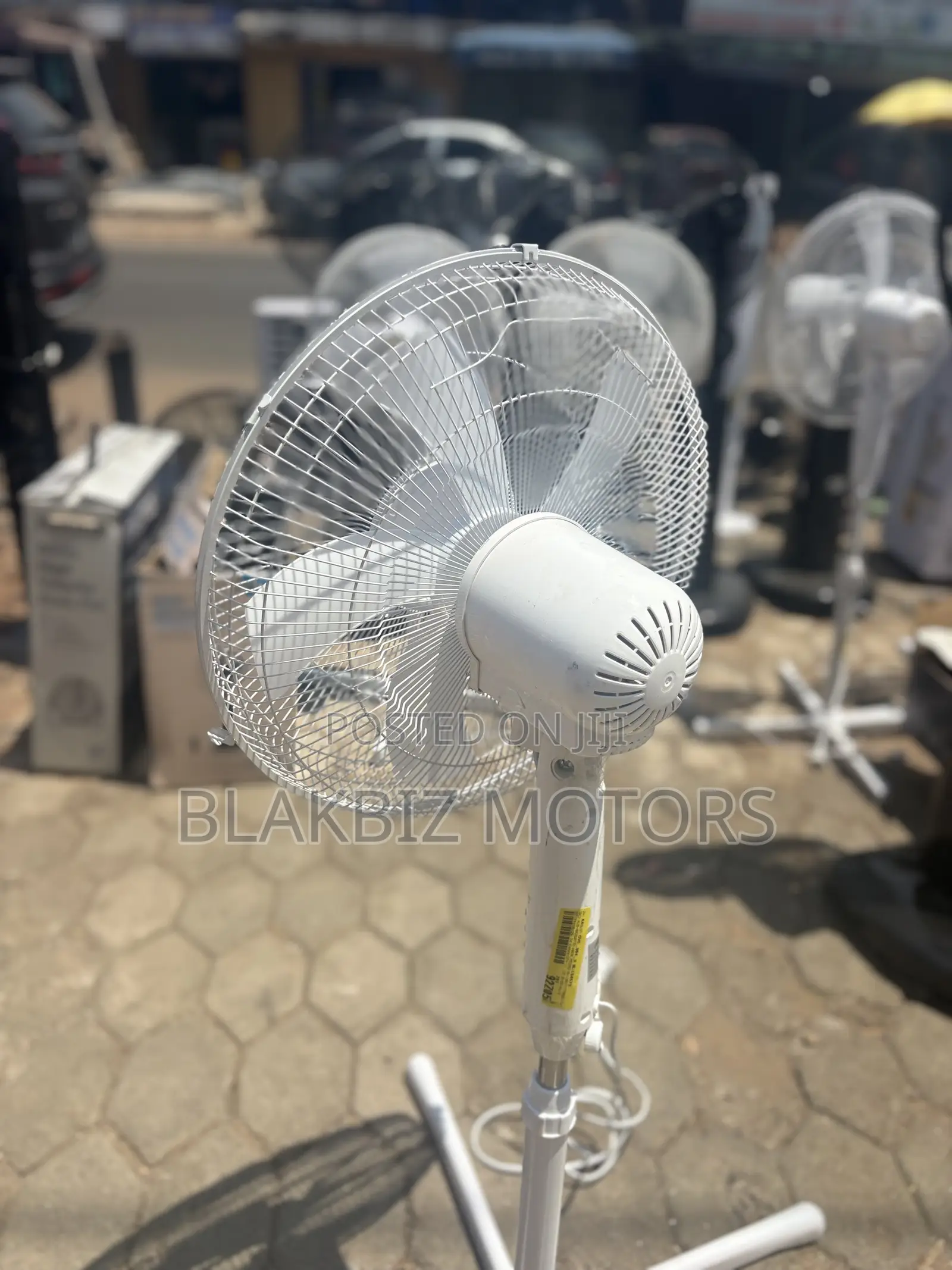 Mistral 40cm (16-Inch) White Pedestal Standing Fan