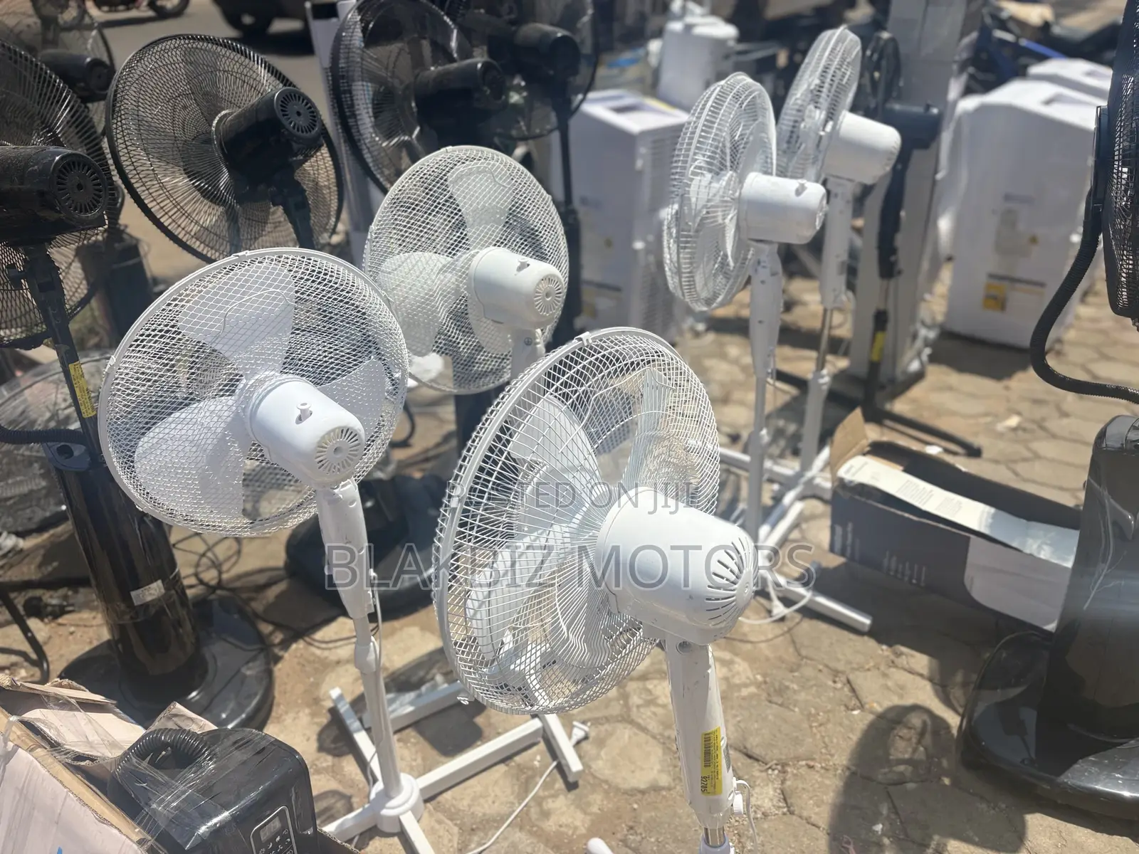 Mistral 40cm (16-Inch) White Pedestal Standing Fan