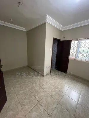 1bdrm Room & Parlour in Amanfrom Adenta, Frafraha for rent