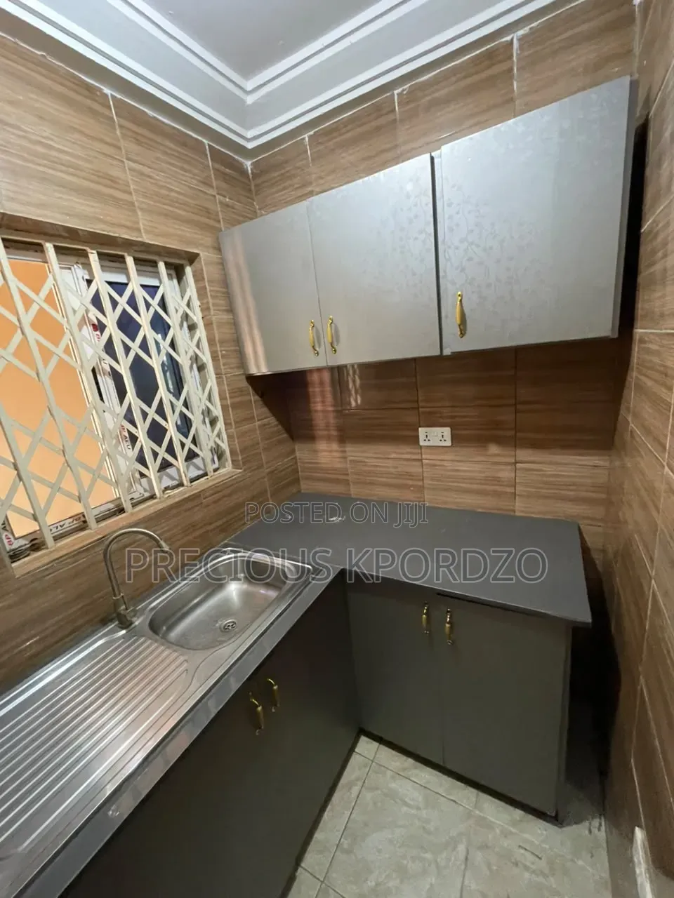1bdrm Room & Parlour in Amanfrom Adenta, Frafraha for rent