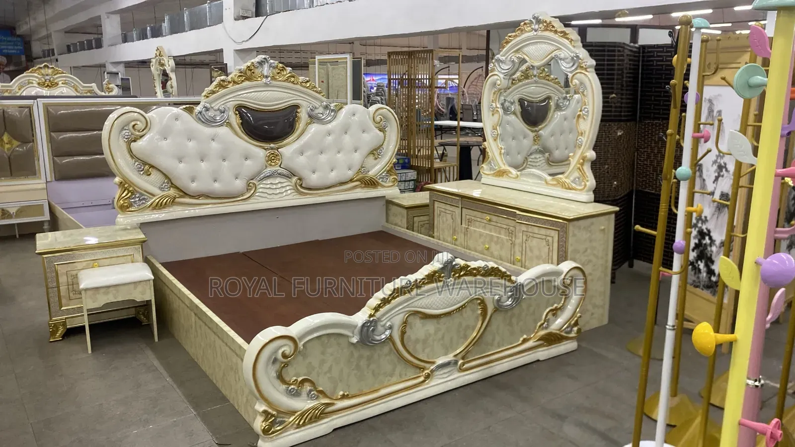 Modern Interior Bedset