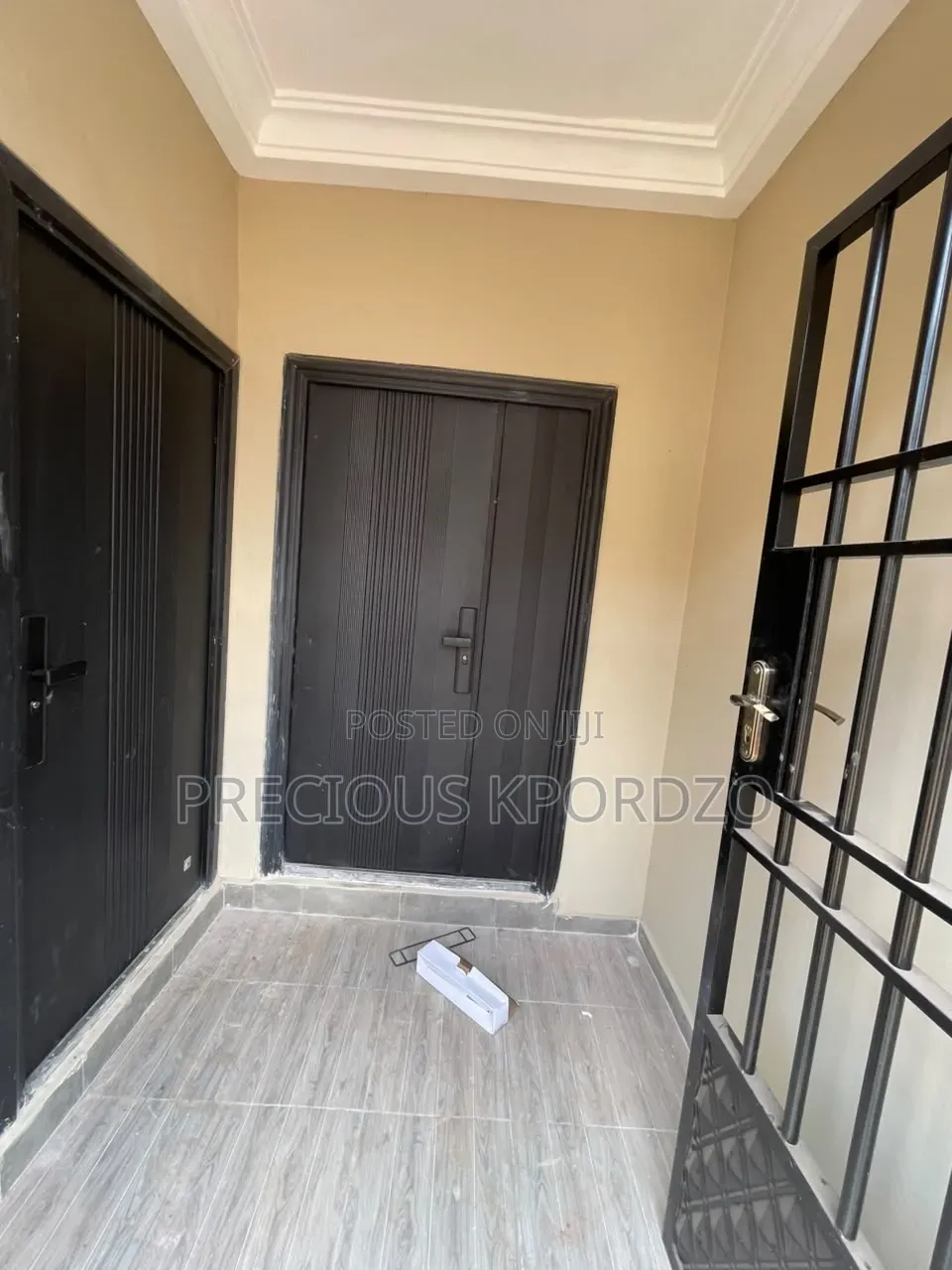 1bdrm Room & Parlour in Amrahia Adenta, Frafraha for rent