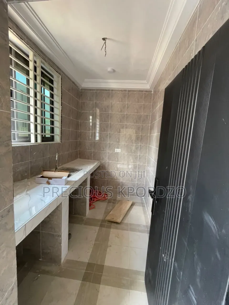 1bdrm Room & Parlour in Amrahia Adenta, Frafraha for rent