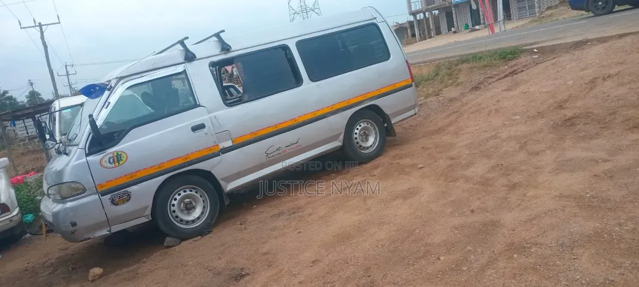 Hyundai H-100 2003 Silver
