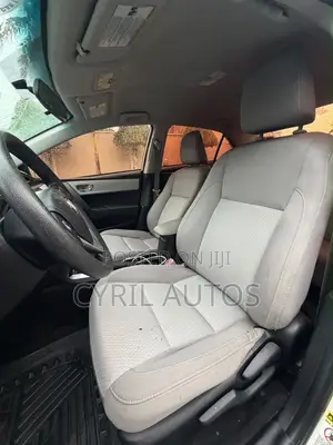 Toyota Corolla LE 4dr Sedan (1.8L 4cyl CVT) 2016 White