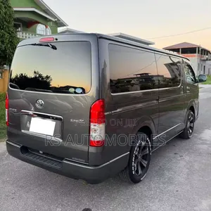 Toyota HiAce 2017 Grey