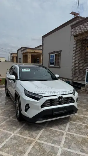 Toyota RAV4 2024 White