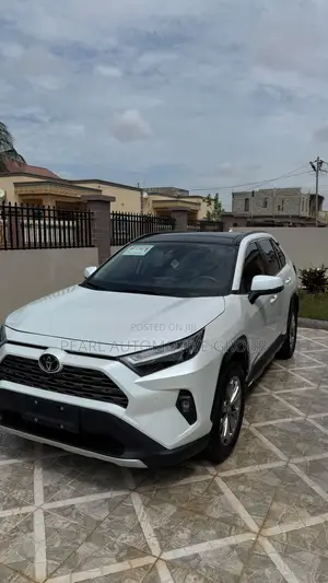 Toyota RAV4 2024 White