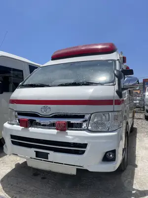 Toyota HiAce 2013 White