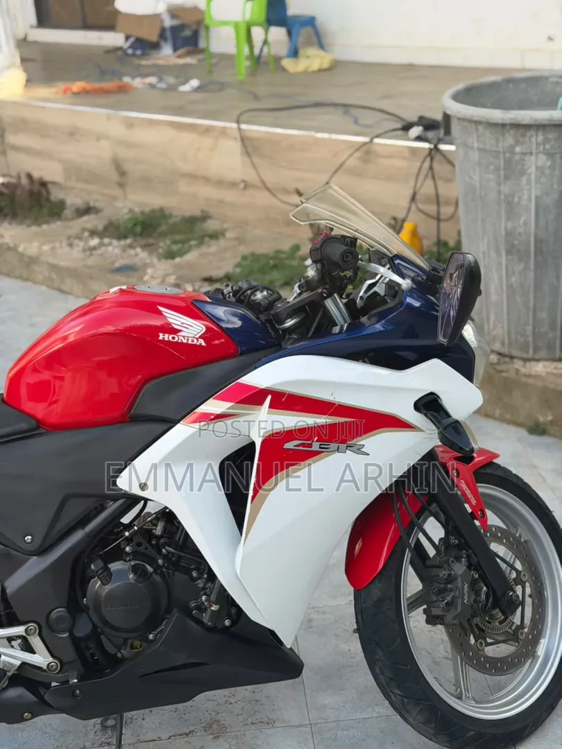 Honda CBR 2011