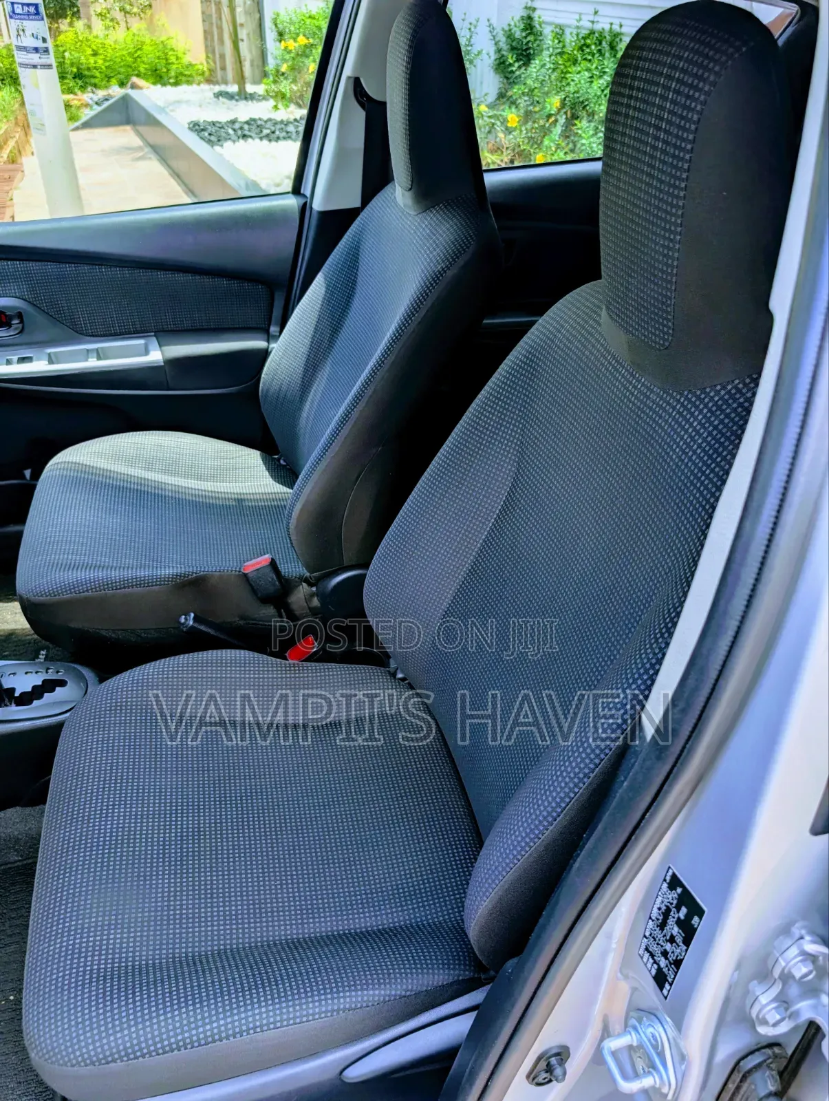 Toyota Vitz 1.3 FWD 5dr 2018 Silver