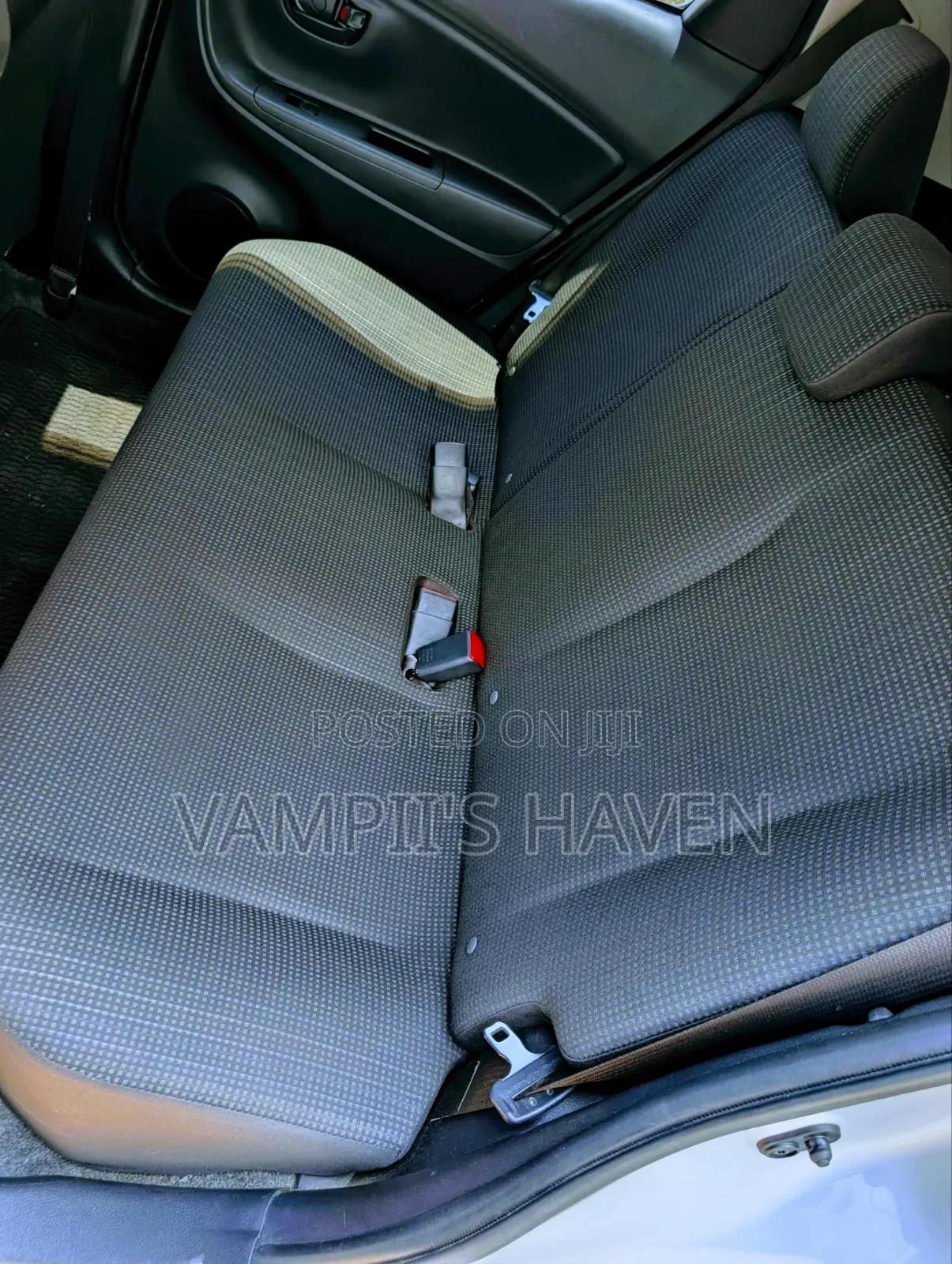 Toyota Vitz 1.3 FWD 5dr 2018 Silver