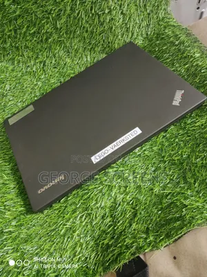 Laptop Lenovo ThinkPad X250 8GB Intel Core i5 HDD+SSD 256GB