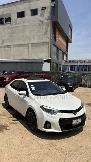 Toyota Corolla S Premium 4dr Sedan (1.8L 4cyl CVT) 2015 White