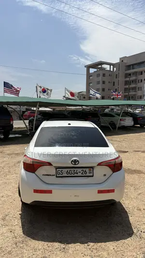 Toyota Corolla S Premium 4dr Sedan (1.8L 4cyl CVT) 2015 White