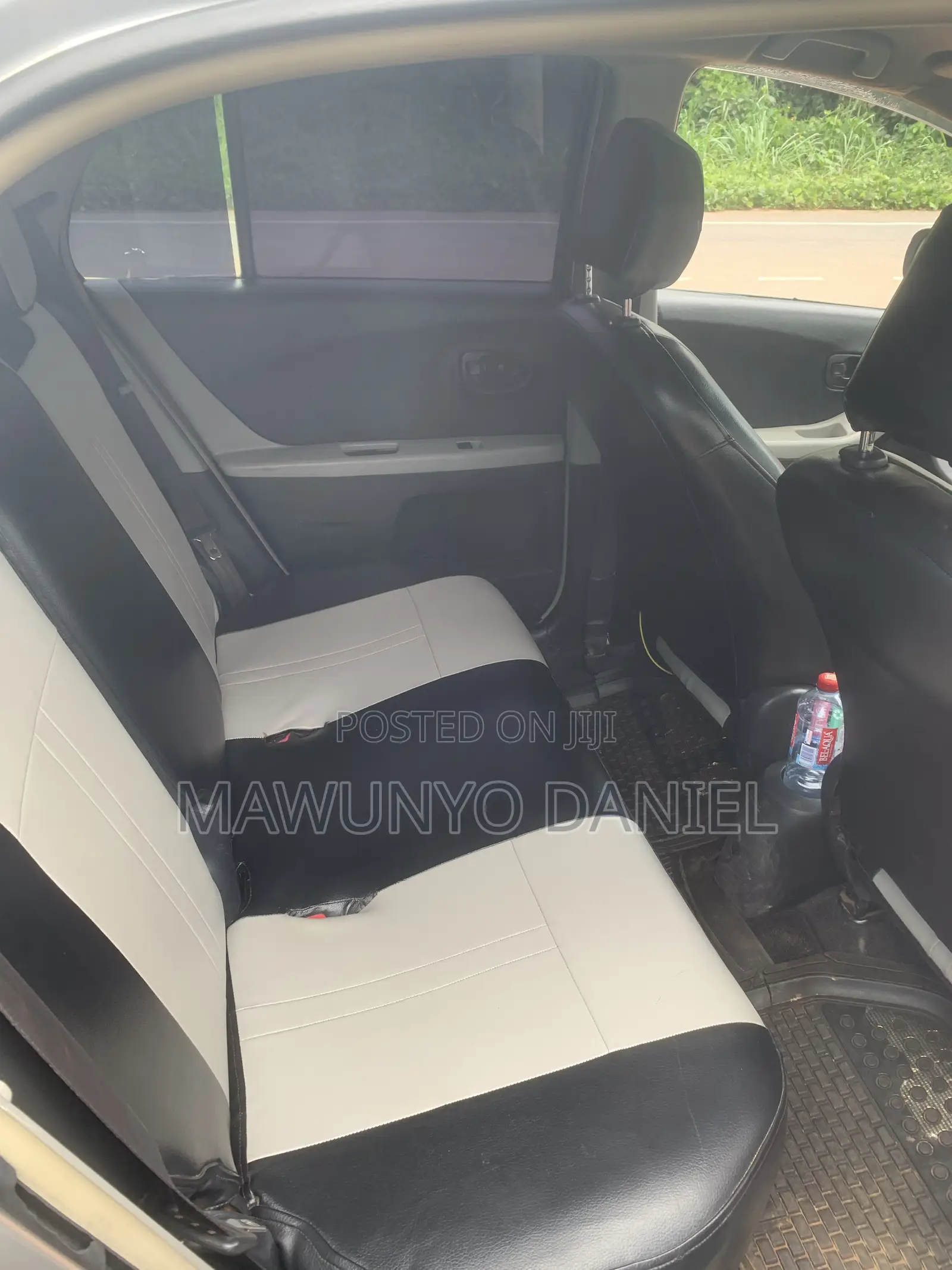 Toyota Vitz 1.0 FWD 5dr 2010 Silver