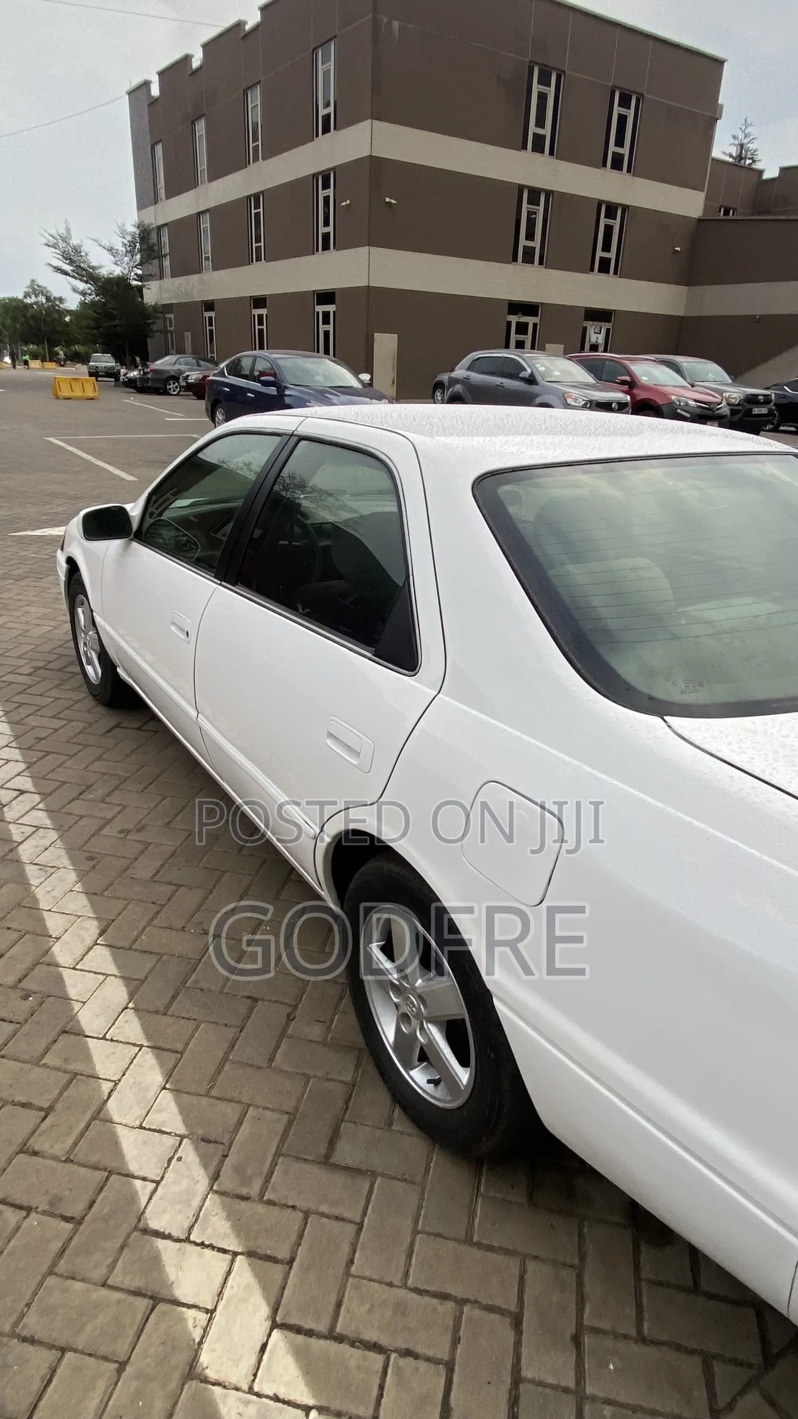 Toyota Camry Automatic 1999 White