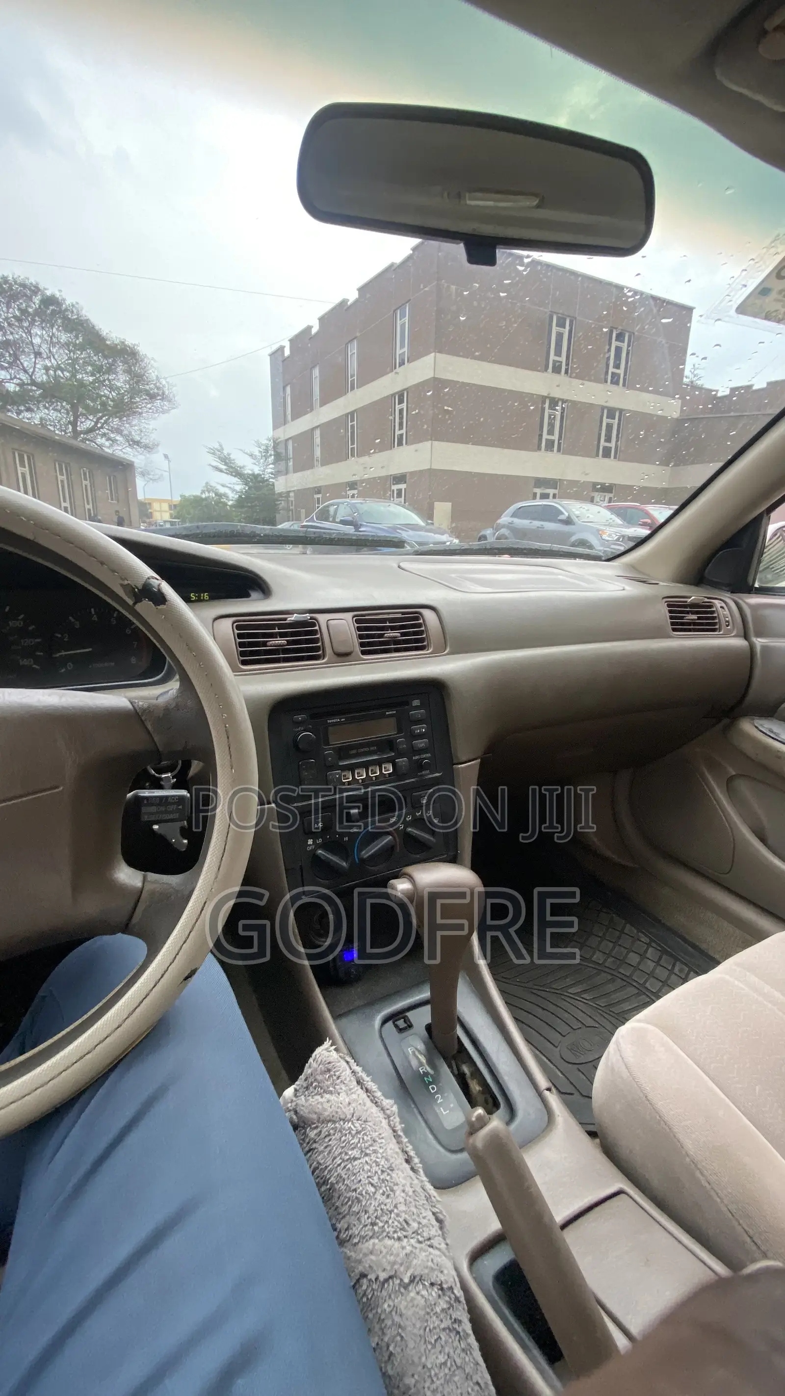 Toyota Camry Automatic 1999 White