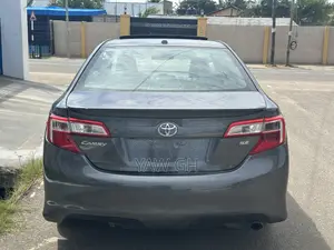 Toyota Camry SE Sport 4dr Sedan (2.5L 4cyl 6A) 2014 Gray