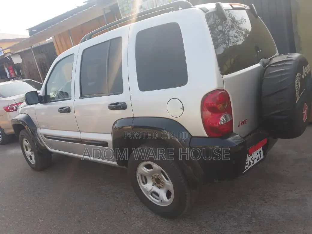 Jeep Liberty 3.7 2003 Gray