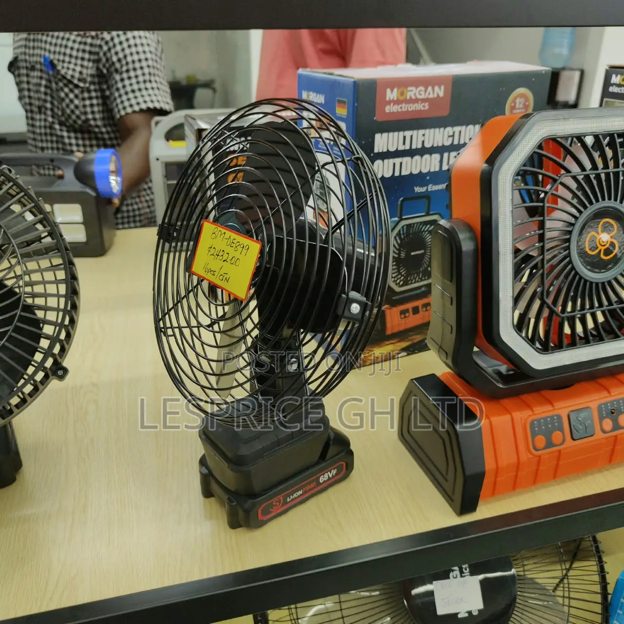Stylishly Designed Cordless Rechargeable Heavy Duty Desk Fan