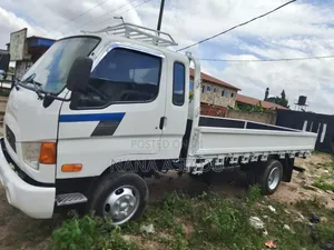 Hyundai Mighty 2