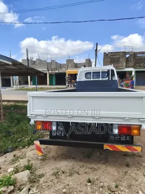Hyundai Mighty 2