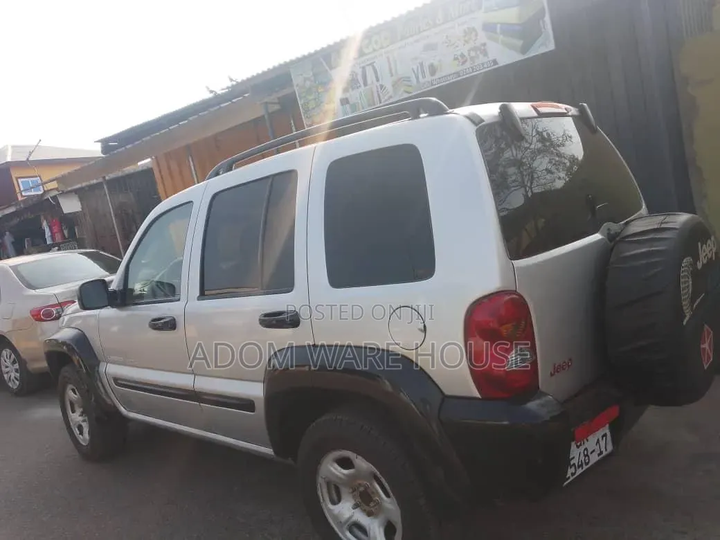Jeep Liberty 3.7 2003 Gray
